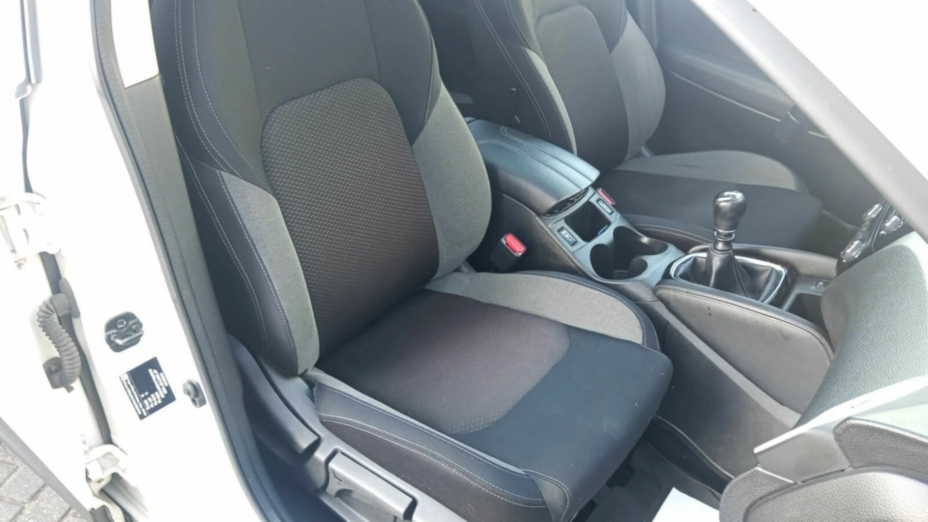 NISSAN Qashqai Qashqai 1.3 DIG-T N-Connecta