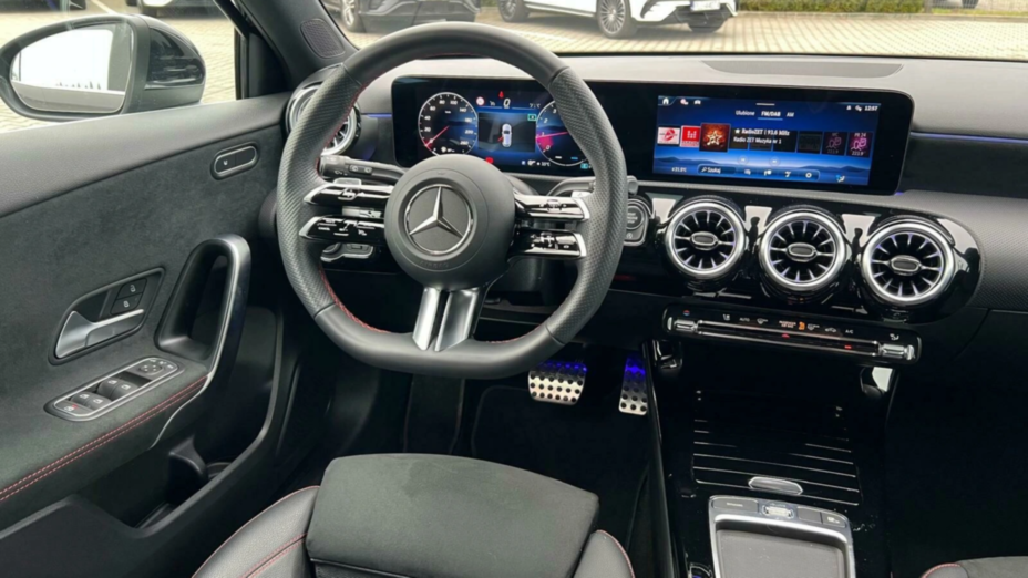MERCEDES-BENZ A Klasa A 200 7G-DCT