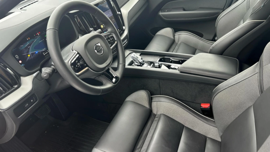 VOLVO XC60 XC60 T8 Plug-In Hybrid AWD Ultimate Black Edition aut