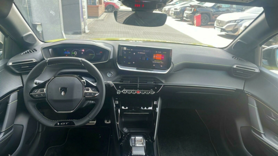 PEUGEOT 208 e-208 51kWh GT Nowy