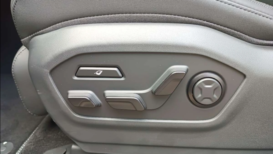 HYUNDAI Santa Fe Santa Fe 1.6 T-GDI HEV Calligraphy 4WD aut 6os. Nowy
