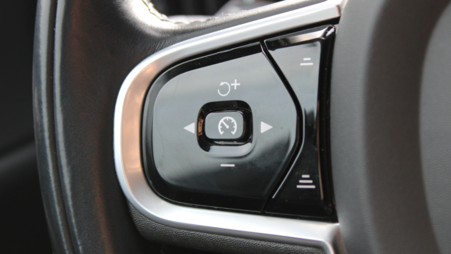 VOLVO V60 V60 D4 SCR Momentum aut