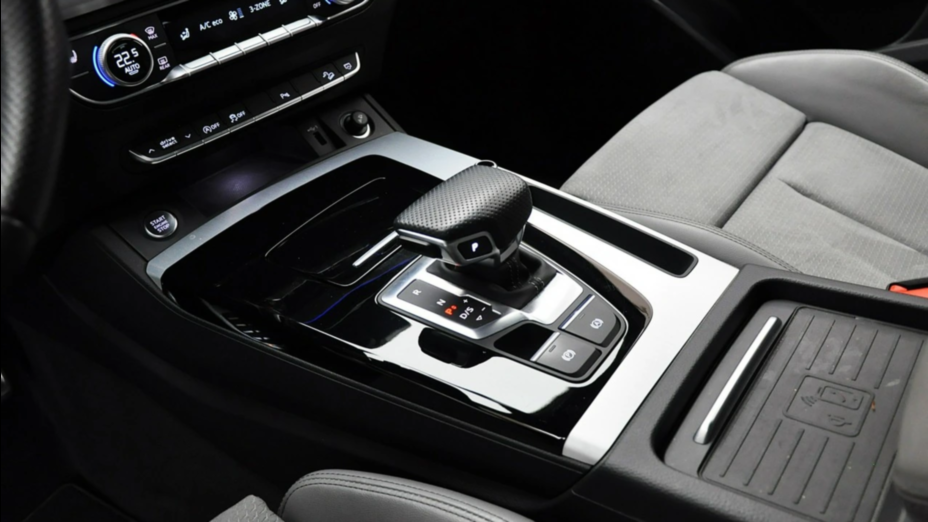 AUDI Q5 Q5 45 TFSI mHEV Quattro S Line S tronic