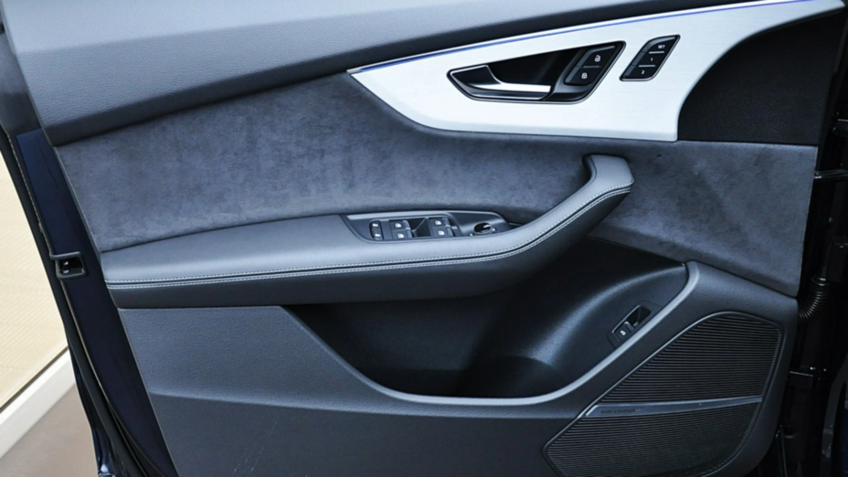 AUDI Q8 Q8 55 TFSI mHEV Quattro Tiptronic