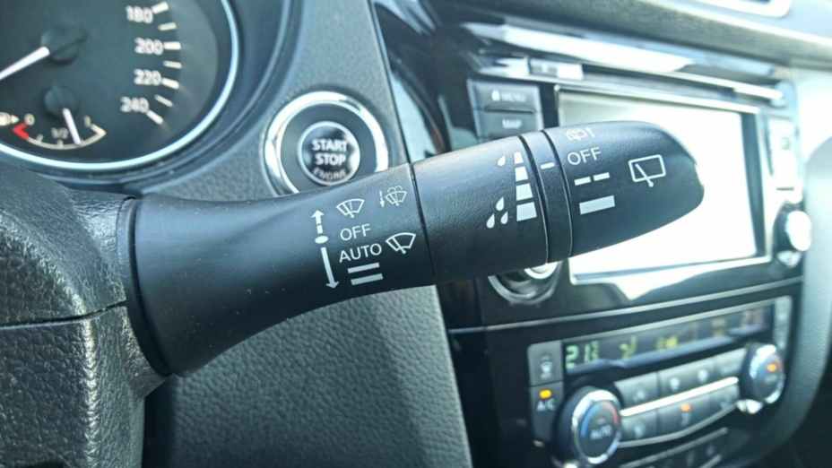 NISSAN Qashqai Qashqai 1.3 DIG-T N-Connecta