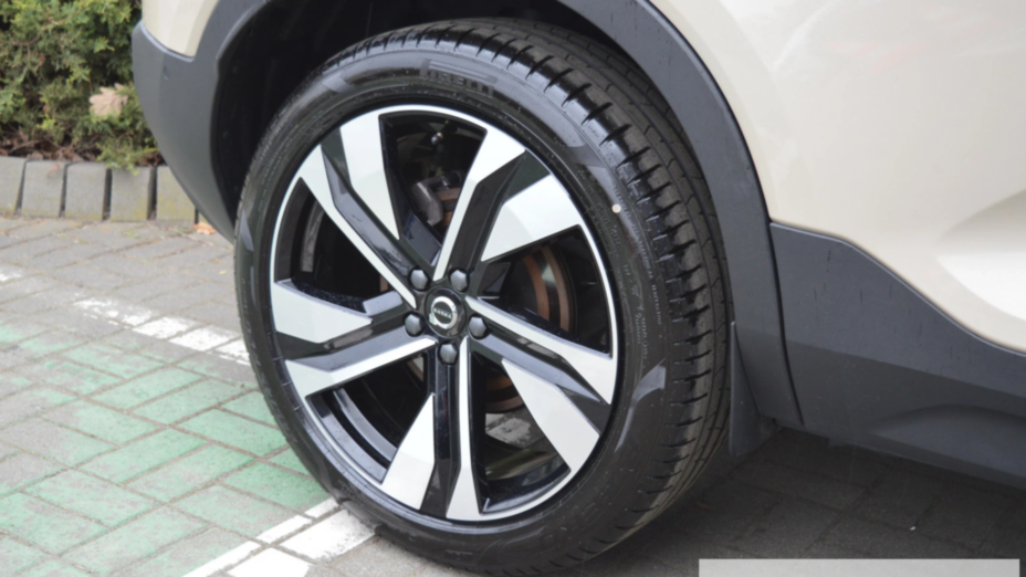 VOLVO XC40 XC40 B4 Plus Dark aut