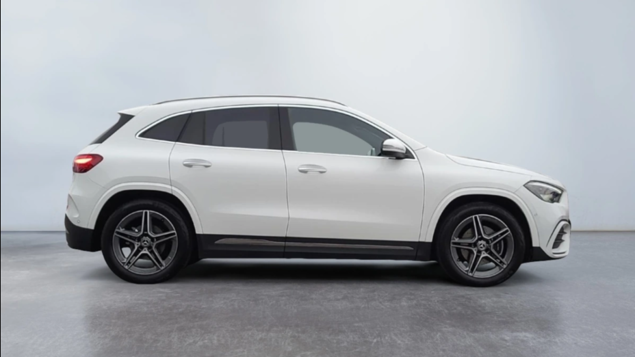 MERCEDES-BENZ GLA GLA 200 AMG Line