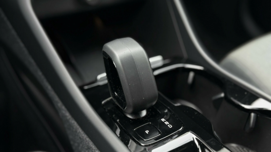 VOLVO XC40 XC40 B4 Plus Dark aut