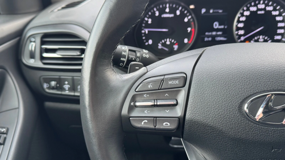 HYUNDAI i30 i30 1.0 T-GDI Smart DCT