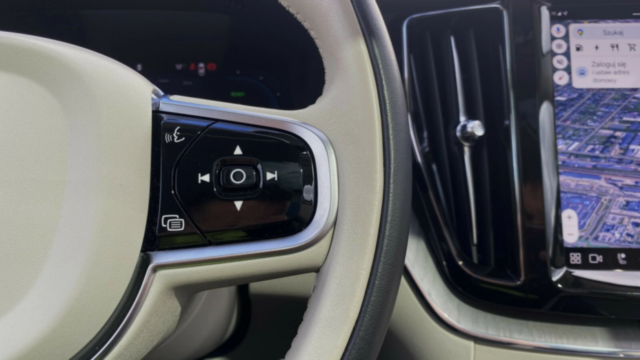 VOLVO XC60 XC60 T6 Plug-In Hybrid AWD Plus Dark aut