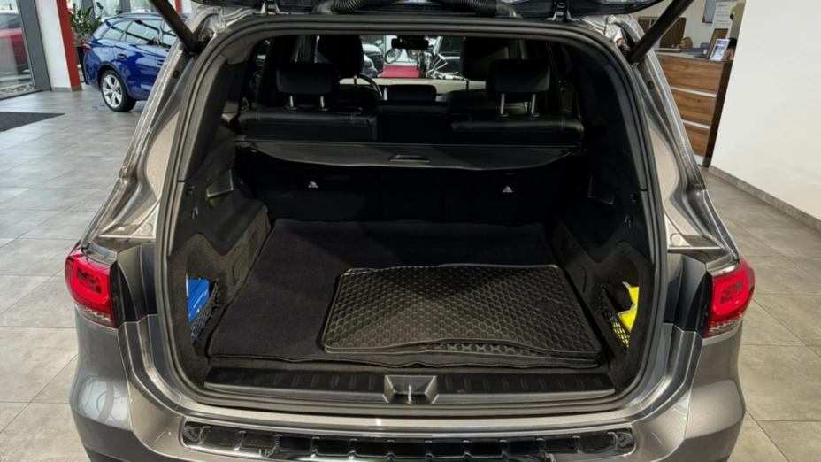 MERCEDES-BENZ GLB GLB 200 7G-DCT