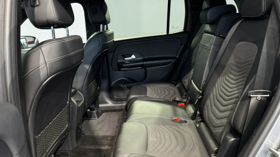MERCEDES-BENZ GLB GLB 200 7G-DCT