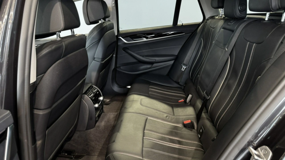BMW Seria 5 530d mHEV Luxury Line aut