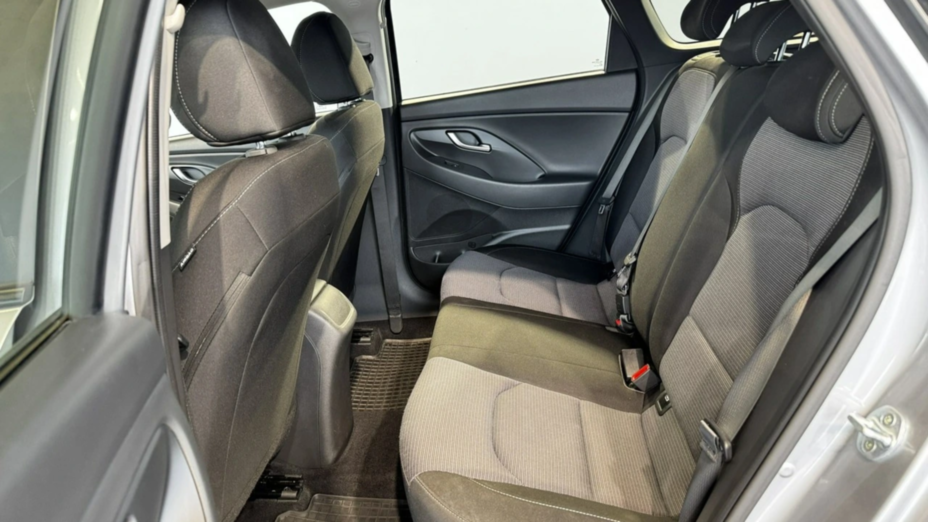 HYUNDAI i30 i30 1.5 DPI Classic +