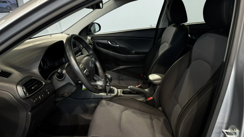 HYUNDAI i30 i30 1.5 DPI Classic +