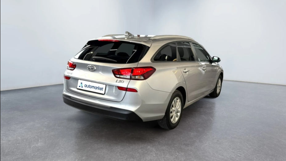 HYUNDAI i30 i30 1.5 DPI Classic +