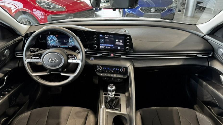HYUNDAI Elantra Elantra 1.6 Executive