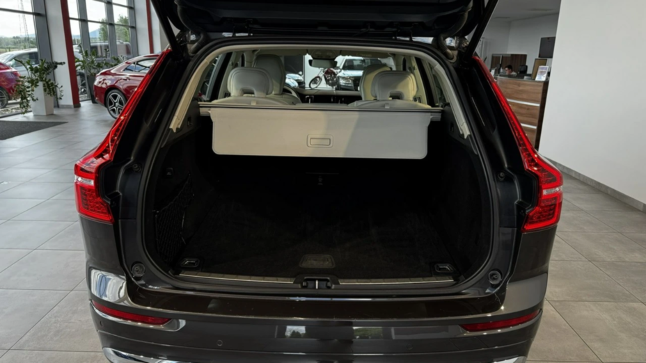 VOLVO XC60 XC60 B4 D AWD Essential aut