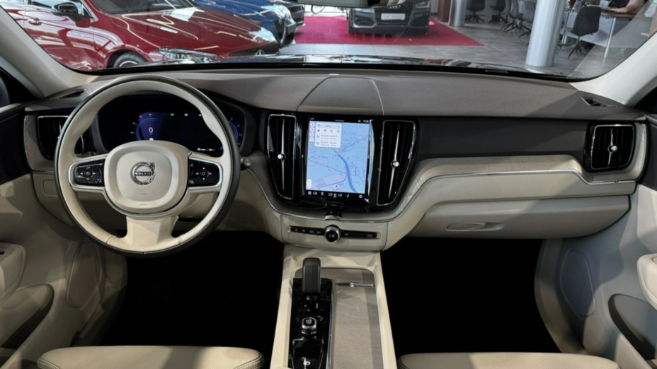 VOLVO XC60 XC60 B4 D AWD Essential aut