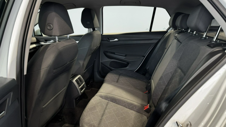 VOLKSWAGEN Golf Golf VIII 1.0 TSI Life