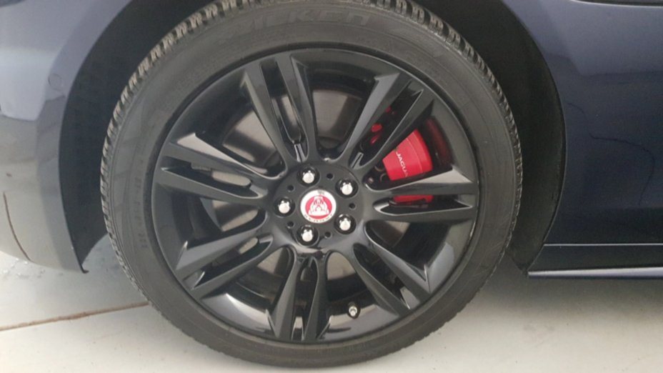 JAGUAR XE XE 2.0 D180 R-Dynamic SE aut