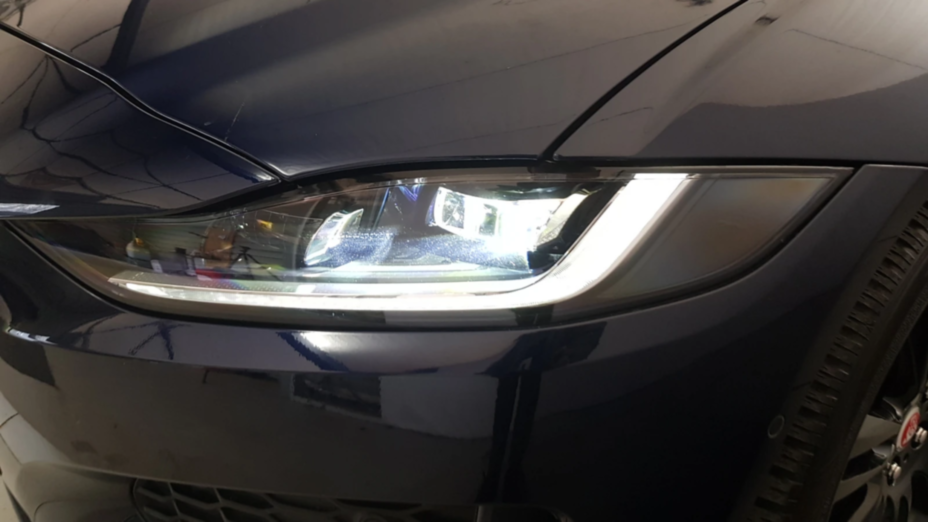 JAGUAR XE XE 2.0 D180 R-Dynamic SE aut