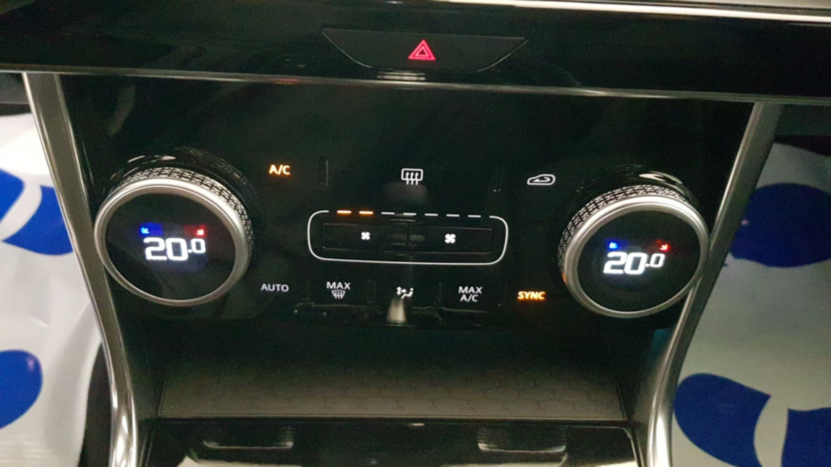 JAGUAR XE XE 2.0 D180 R-Dynamic SE aut