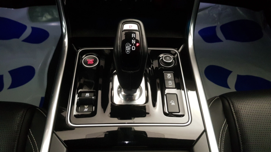 JAGUAR XE XE 2.0 D180 R-Dynamic SE aut