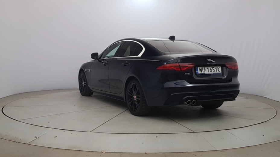 JAGUAR XE XE 2.0 D180 R-Dynamic SE aut