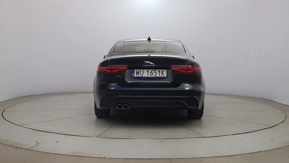 JAGUAR XE XE 2.0 D180 R-Dynamic SE aut