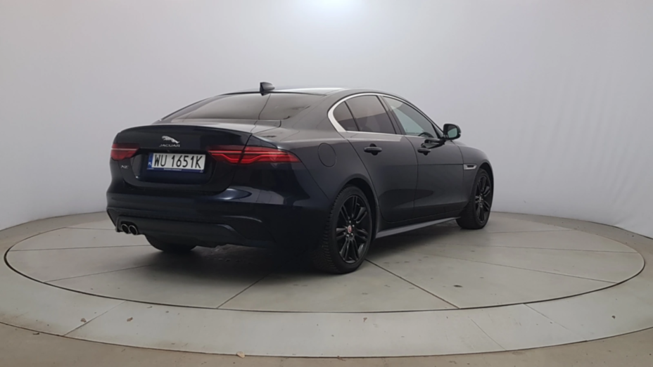 JAGUAR XE XE 2.0 D180 R-Dynamic SE aut