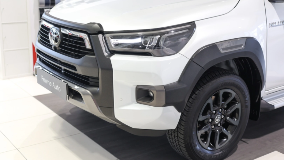 TOYOTA HiLux Hilux 2.8 D-4D Double Cab Invincible 4x4 aut
