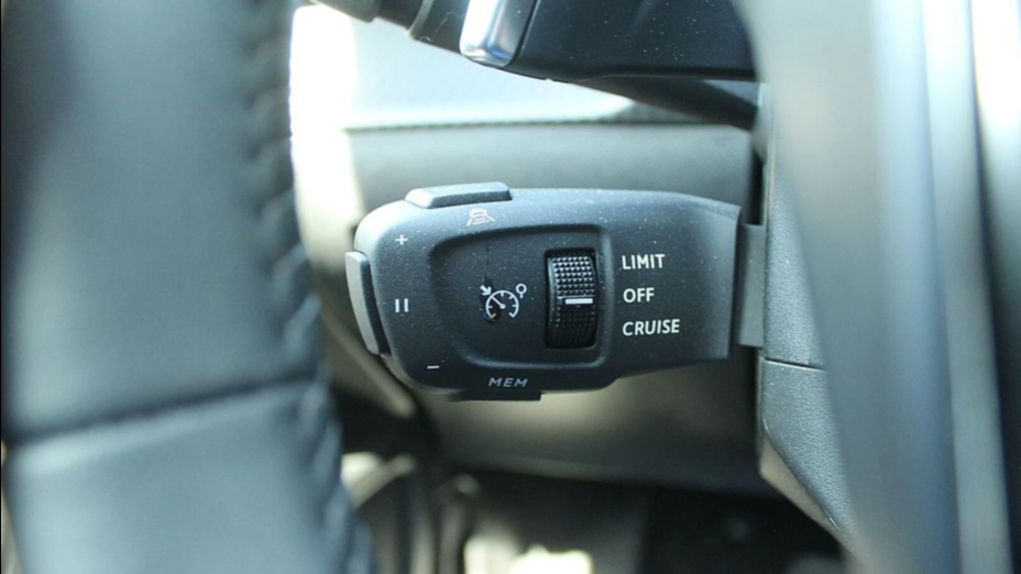 PEUGEOT 2008 2008 1.2 PureTech Allure Pack S&S EAT8