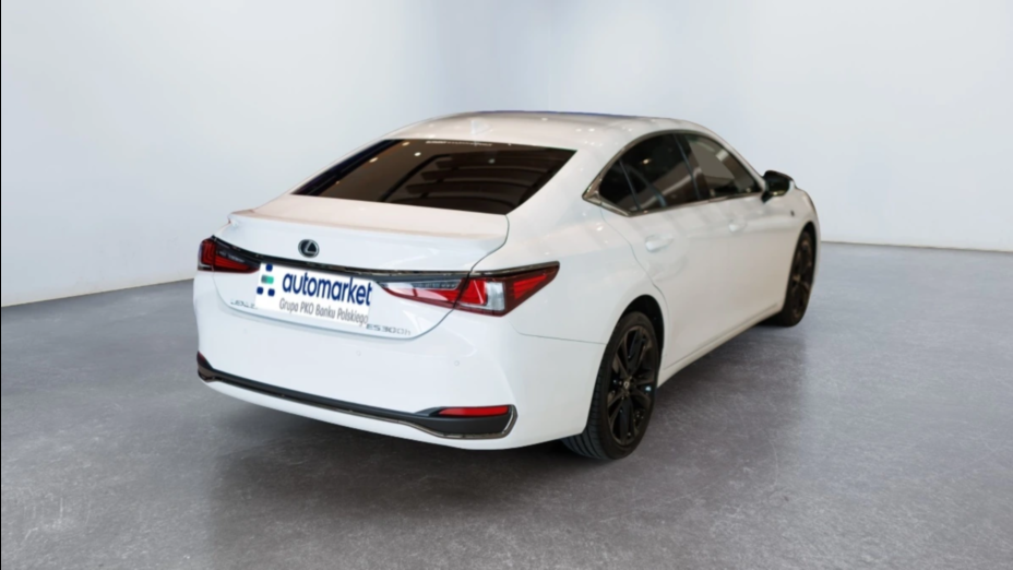 LEXUS ES ES 300h F Sport Design