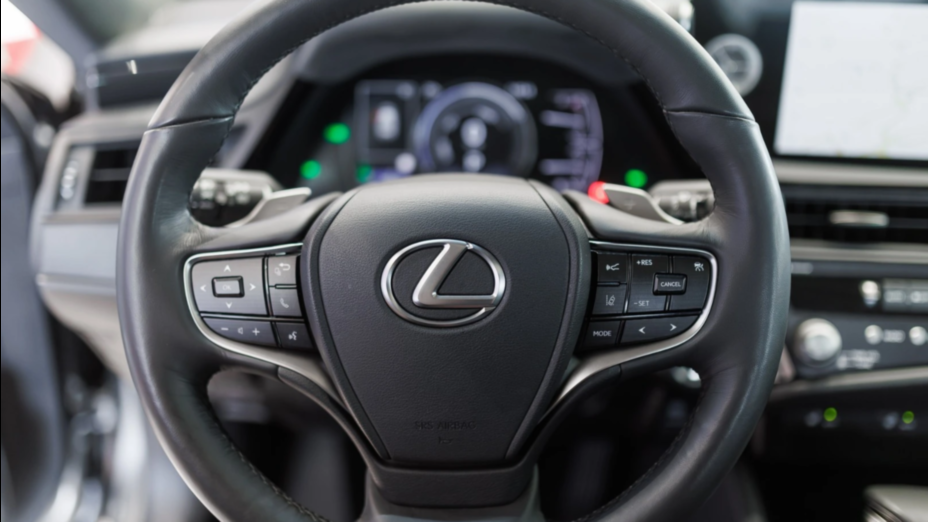 LEXUS ES ES 300h F Sport Design