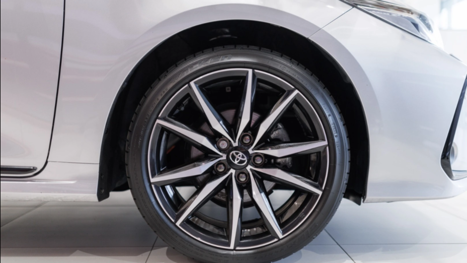 TOYOTA Corolla Corolla 1.8 Hybrid GR Sport Dynamic
