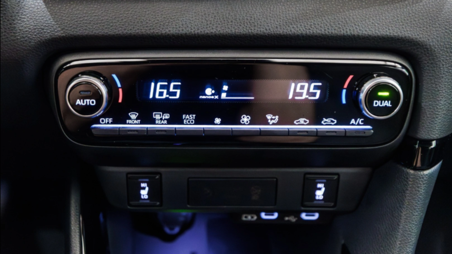 TOYOTA Yaris Yaris Hybrid 1.5 Premiere Edition