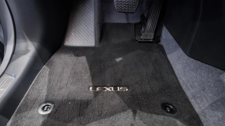 LEXUS RZ RZ 450e Omotenashi DIRECT4