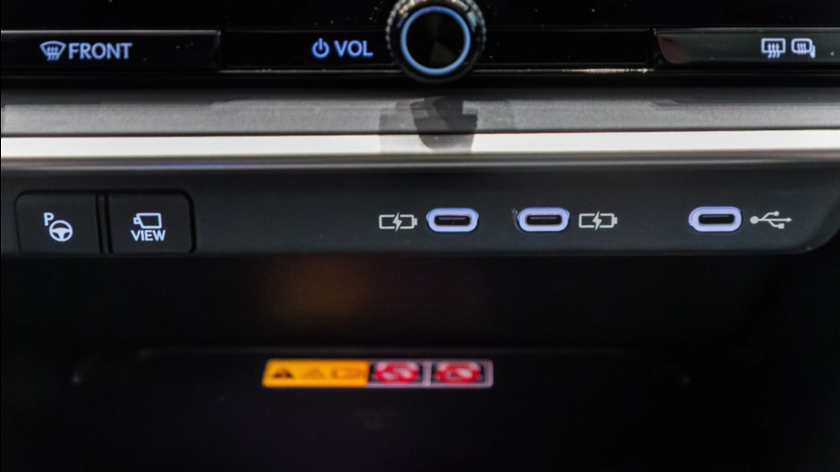 LEXUS RZ RZ 450e Omotenashi DIRECT4