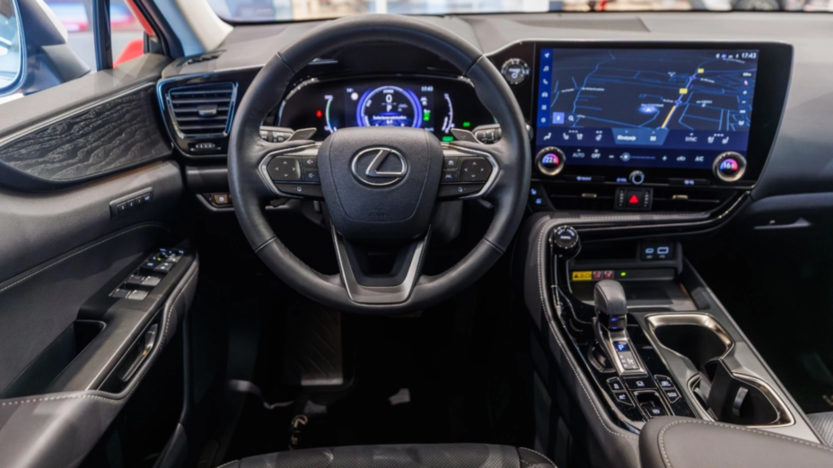 LEXUS NX NX 450h+ Omotenashi AWD