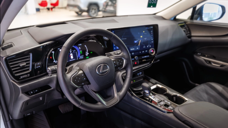 LEXUS NX NX 450h+ Omotenashi AWD