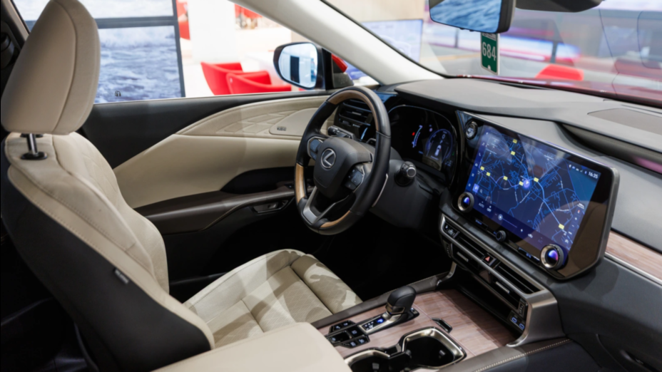 LEXUS RX RX 450h+ Omotenashi