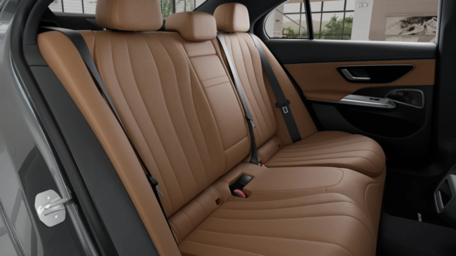 MERCEDES-BENZ E Klasa E 300 de 4-Matic AMG Nowy