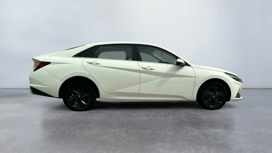 HYUNDAI Elantra Elantra 1.6 Smart CVT