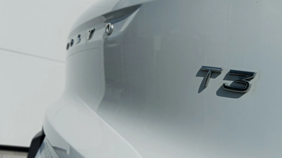VOLVO XC40 XC40 T3 Momentum Core aut