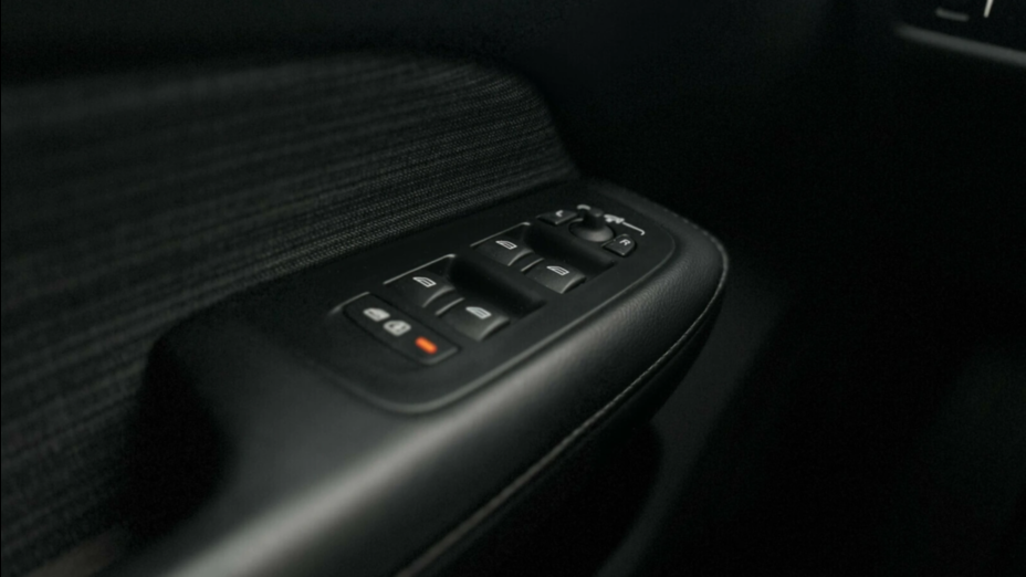 VOLVO V60 V60 B3 B Momentum Pro aut