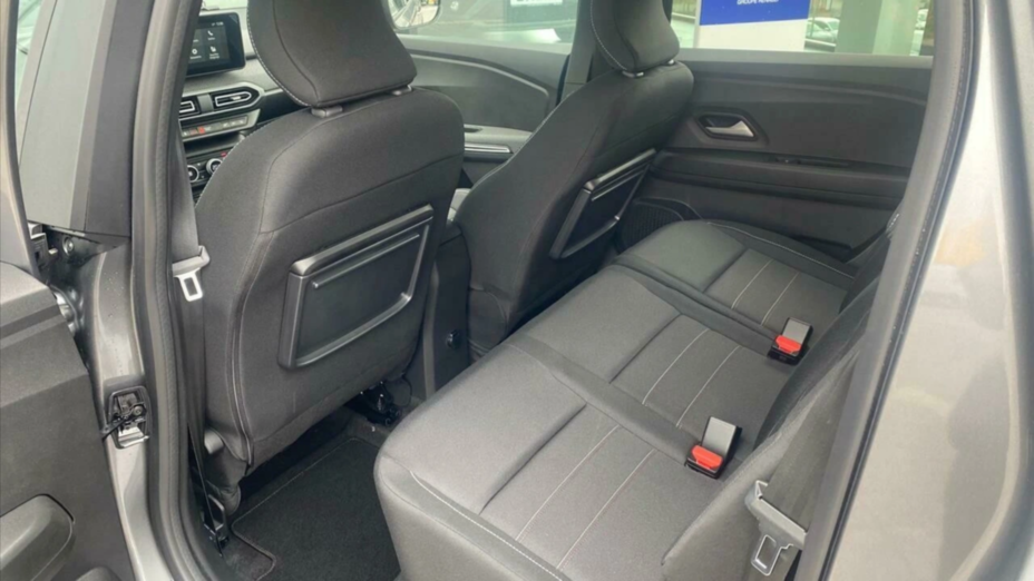 DACIA Jogger Jogger 1.6 Full Hybrid 140 Expression MMT 7os. Nowy