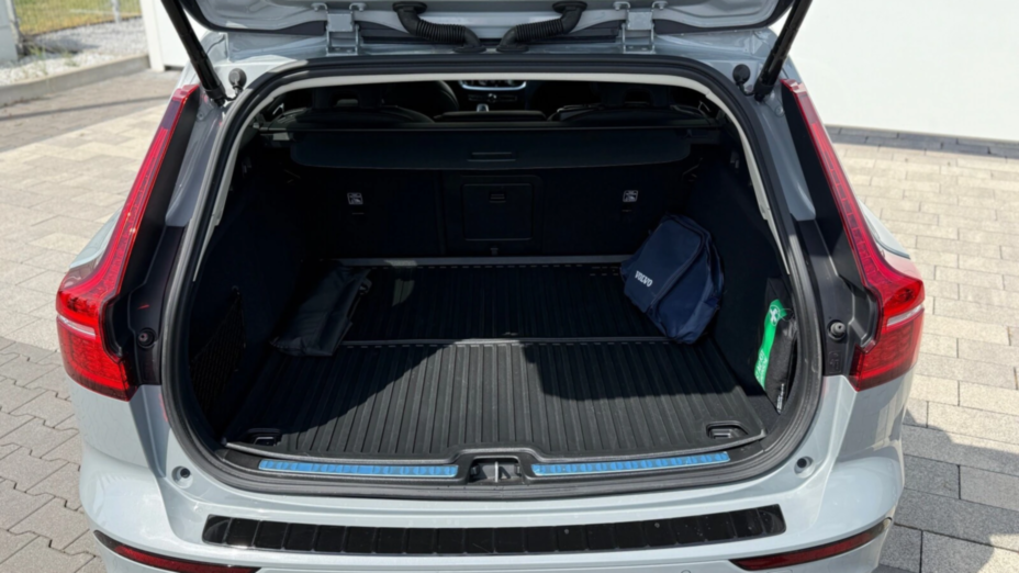VOLVO V60 V60 B4 B Plus Dark aut