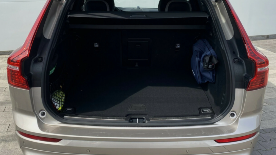 VOLVO XC60 XC60 T8 Plug-In Hybrid AWD Ultimate Dark aut
