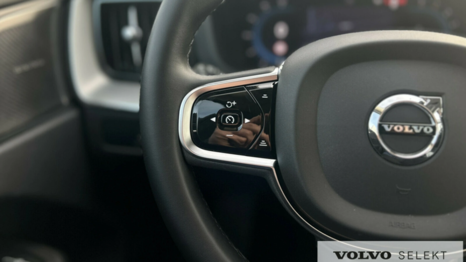 VOLVO XC60 XC60 B5 B AWD Ultimate Dark aut